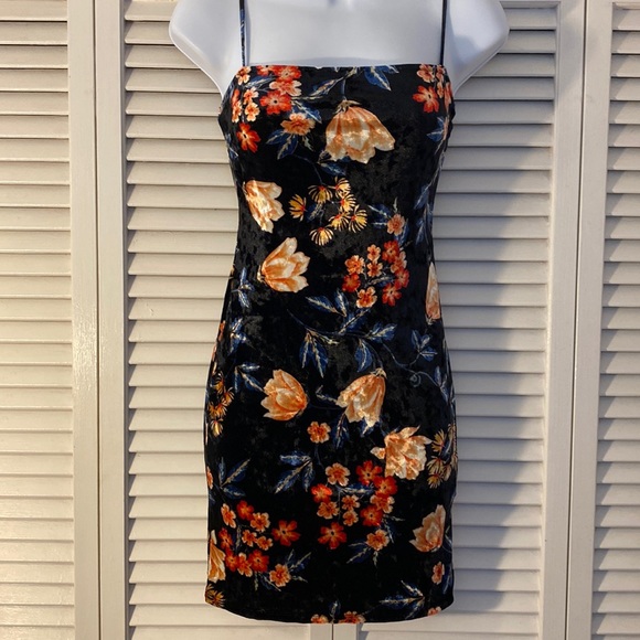 Forever 21 Dress Womens S Black Velvet Floral Spaghetti Strap Mini Sundress - Picture 3 of 7